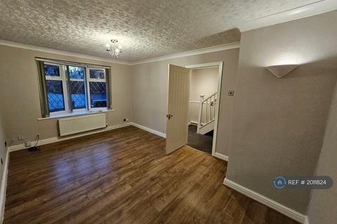 3 bedroom terraced house to rent, Brow Avenue, Middleton, Manchester, M24