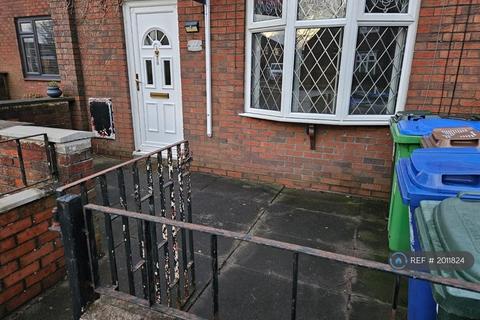 3 bedroom terraced house to rent, Brow Avenue, Middleton, Manchester, M24