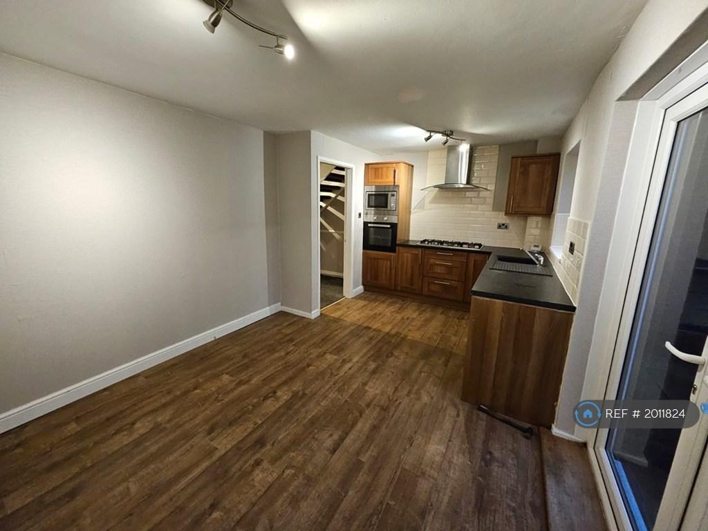 Kitchen &amp; Dining Area
