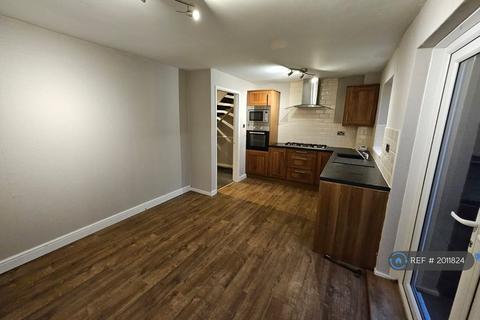3 bedroom terraced house to rent, Brow Avenue, Middleton, Manchester, M24