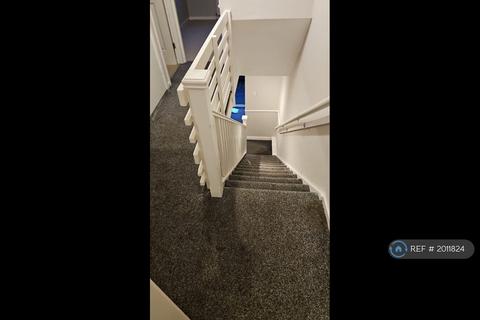 3 bedroom terraced house to rent, Brow Avenue, Middleton, Manchester, M24