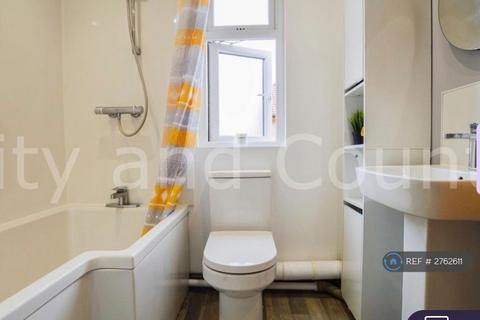 4 bedroom detached house to rent, Candidus Court, Peterborough, PE4