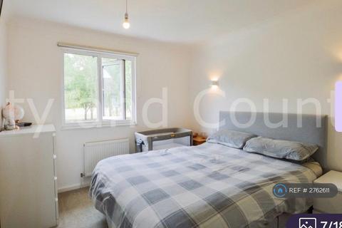 4 bedroom detached house to rent, Candidus Court, Peterborough, PE4