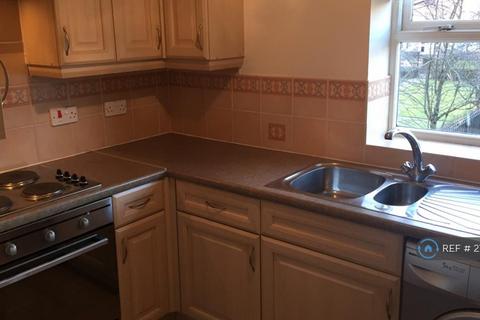 2 bedroom flat to rent, Belvedere Gardens, Benton, Newcastle Upon Tyne, NE12