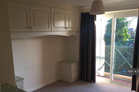 2 bedroom flat to rent, Belvedere Gardens, Benton, Newcastle Upon Tyne, NE12