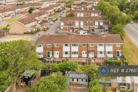 3 bedroom terraced house to rent, Hillcrest Avenue, Featherstone, Pontefract, WF7