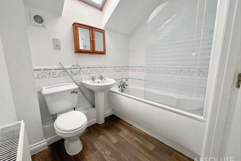 2 bedroom semi-detached house to rent, Bronshill Mews, Torquay, TQ1
