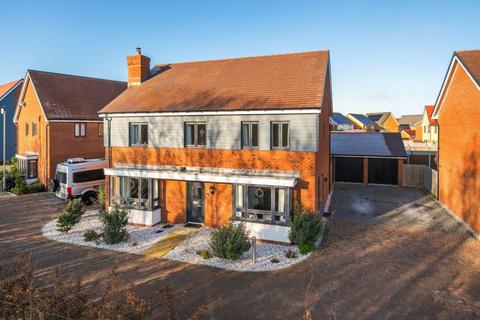 5 bedroom detached house for sale, Johnson Avenue, Bedford