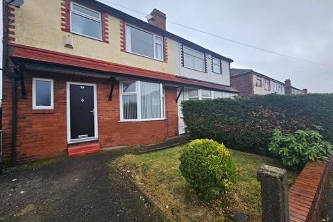 3 bedroom semi-detached house to rent, 20Haversham Road, Manchester