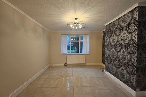 3 bedroom semi-detached house to rent, 20Haversham Road, Manchester