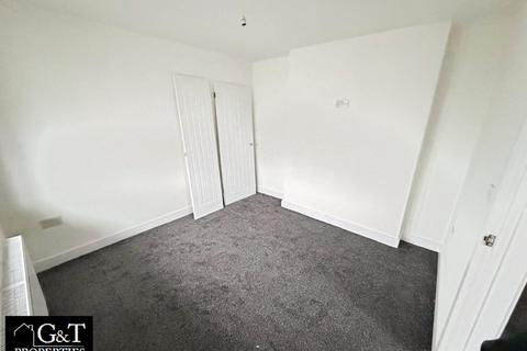 3 bedroom semi-detached house to rent, Bromley, Brierley Hill