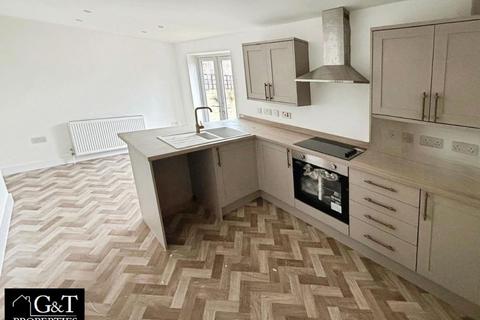 3 bedroom semi-detached house to rent, Bromley, Brierley Hill