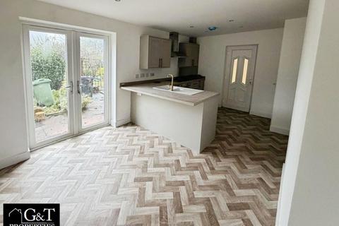 3 bedroom semi-detached house to rent, Bromley, Brierley Hill