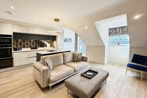 2 bedroom penthouse to rent, Madison Gardens, Near Hartshead, Liversedge, WF15