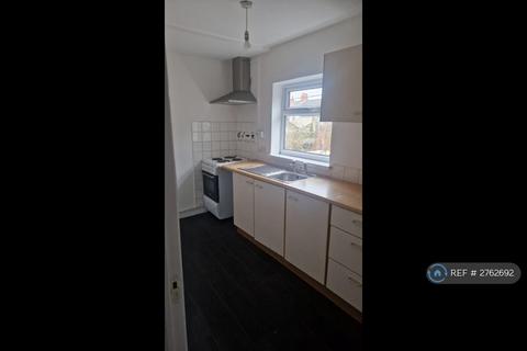 2 bedroom flat to rent, First Floor, Grimsby, DN32