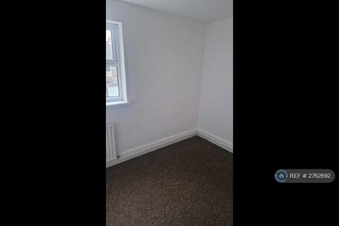 2 bedroom flat to rent, First Floor, Grimsby, DN32