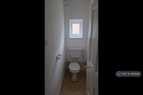 2 bedroom flat to rent, First Floor, Grimsby, DN32
