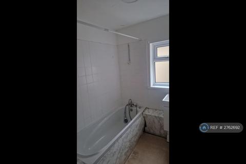 2 bedroom flat to rent, First Floor, Grimsby, DN32