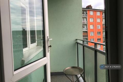 2 bedroom flat to rent, Bradley House, London, SE16