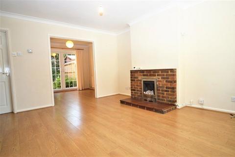 3 bedroom house to rent, Sefton Close, St Albans