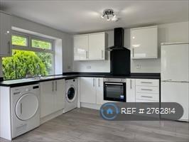 Fully Fitted Kitchen