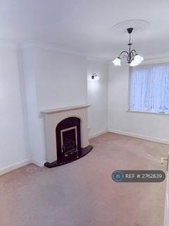 3 bedroom terraced house to rent, East Avenue, Wolverhampton, WV11