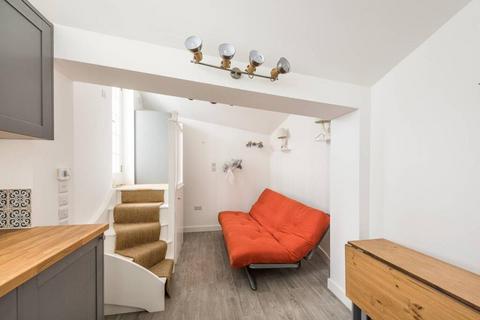 2 bedroom flat to rent, St Georges Drive, Pimlico, London, SW1V