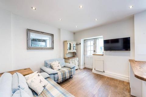 2 bedroom flat to rent, St Georges Drive, Pimlico, London, SW1V