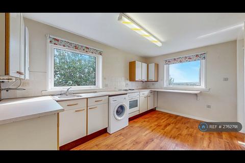 2 bedroom flat to rent, Irving Quadrant, Clydebank, G81