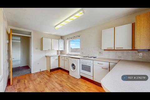 2 bedroom flat to rent, Irving Quadrant, Clydebank, G81