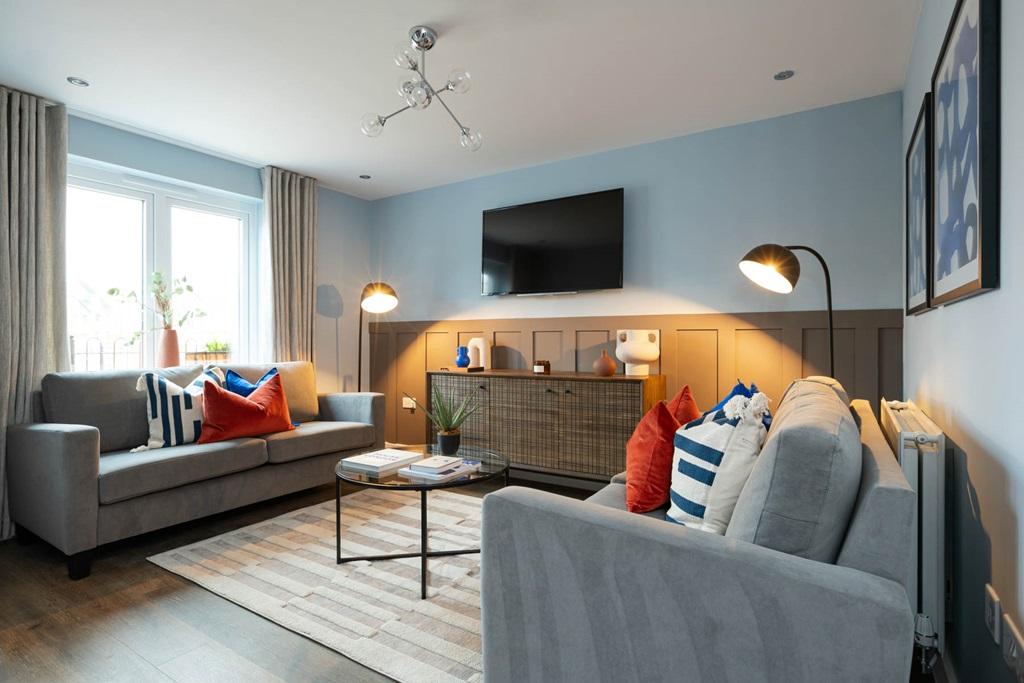 There's plenty of space for two 3-seater sofas...