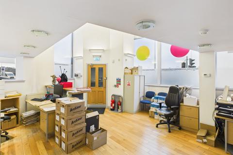 Office to rent, 1 Meadowbank Ave Edinburgh EH8 7AP