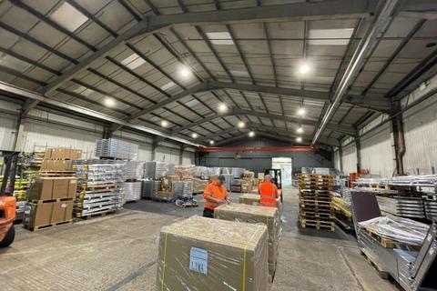 Warehouse to rent, The Causeway Maldon CM9 4GG