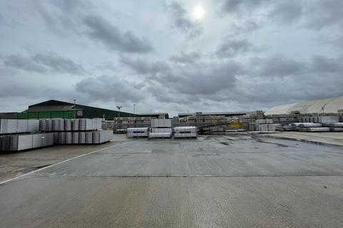Warehouse to rent, The Causeway Maldon CM9 4GG