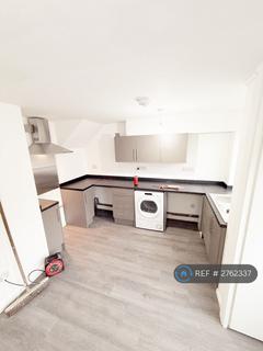 3 bedroom terraced house to rent, Briarbank Walk, Nottingham, NG3