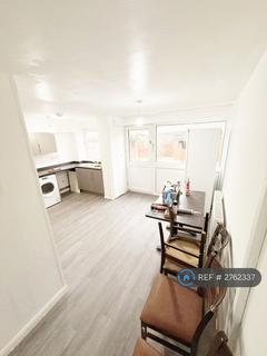 3 bedroom terraced house to rent, Briarbank Walk, Nottingham, NG3