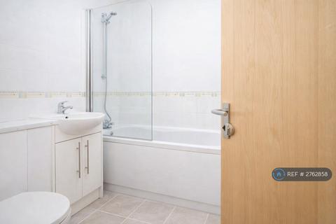 2 bedroom flat to rent, Withington Road, Manchester, M16