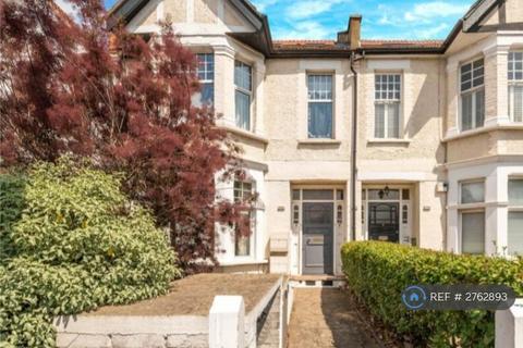 3 bedroom flat to rent, Upper Richmond Road West, London, SW14