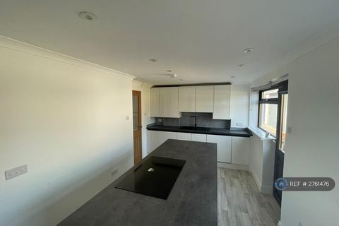 3 bedroom semi-detached house to rent, Loch Park Avenue, Carluke, ML8