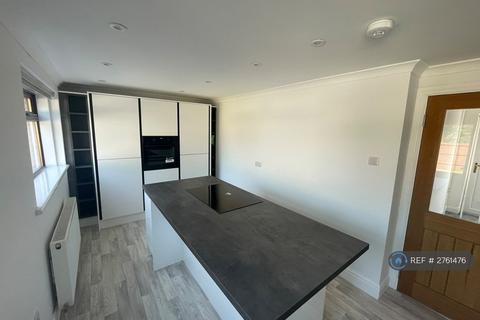 3 bedroom semi-detached house to rent, Loch Park Avenue, Carluke, ML8