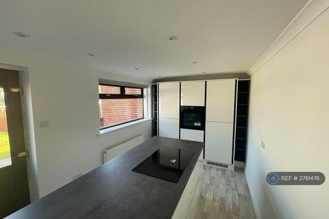 3 bedroom semi-detached house to rent, Loch Park Avenue, Carluke, ML8