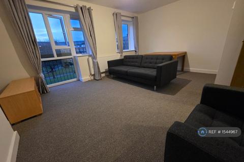 2 bedroom flat to rent, Redmires Court, Salford, M5