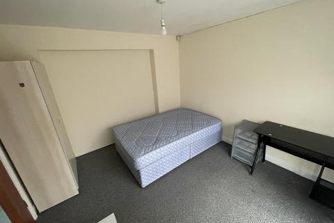 4 bedroom house to rent, Lace Street, Dunkirk NG7