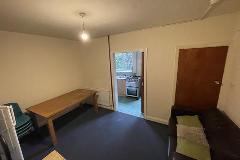 4 bedroom house to rent, Lace Street, Dunkirk NG7