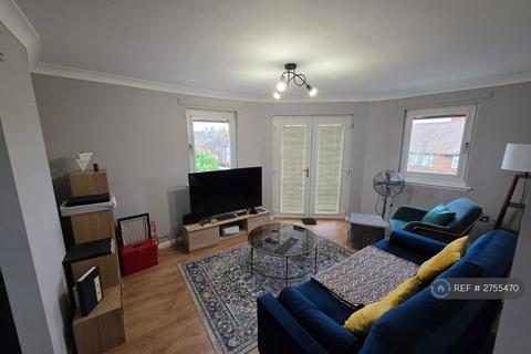2 bedroom flat to rent, Leinster Court, Ilford, IG6
