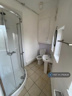 4 bedroom semi-detached house to rent, Stevens Road, Dagenham, RM8