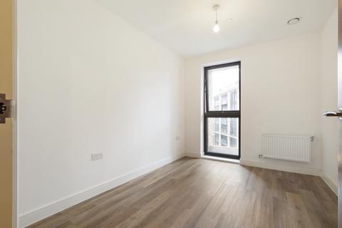 2 bedroom apartment to rent, Osiers Road, SW18