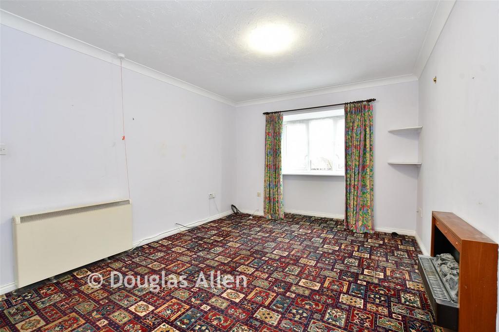 Lounge/Dining Area