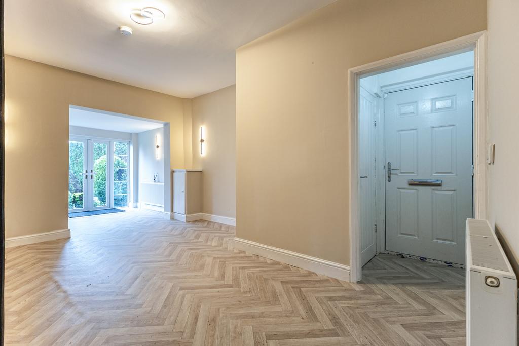 Entrance/dining