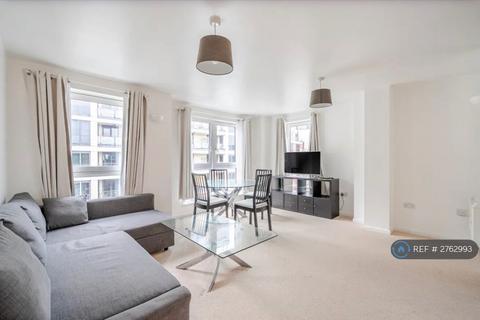 2 bedroom flat to rent, Pine House, London, SW6